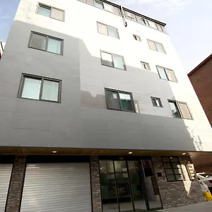 Twin Rabbit Hostel Seoul